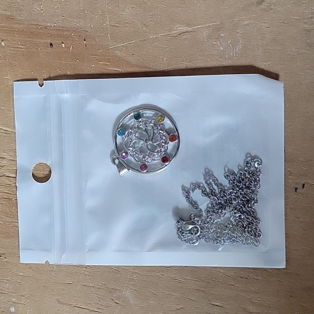 Necklace - Picture 3 of 3